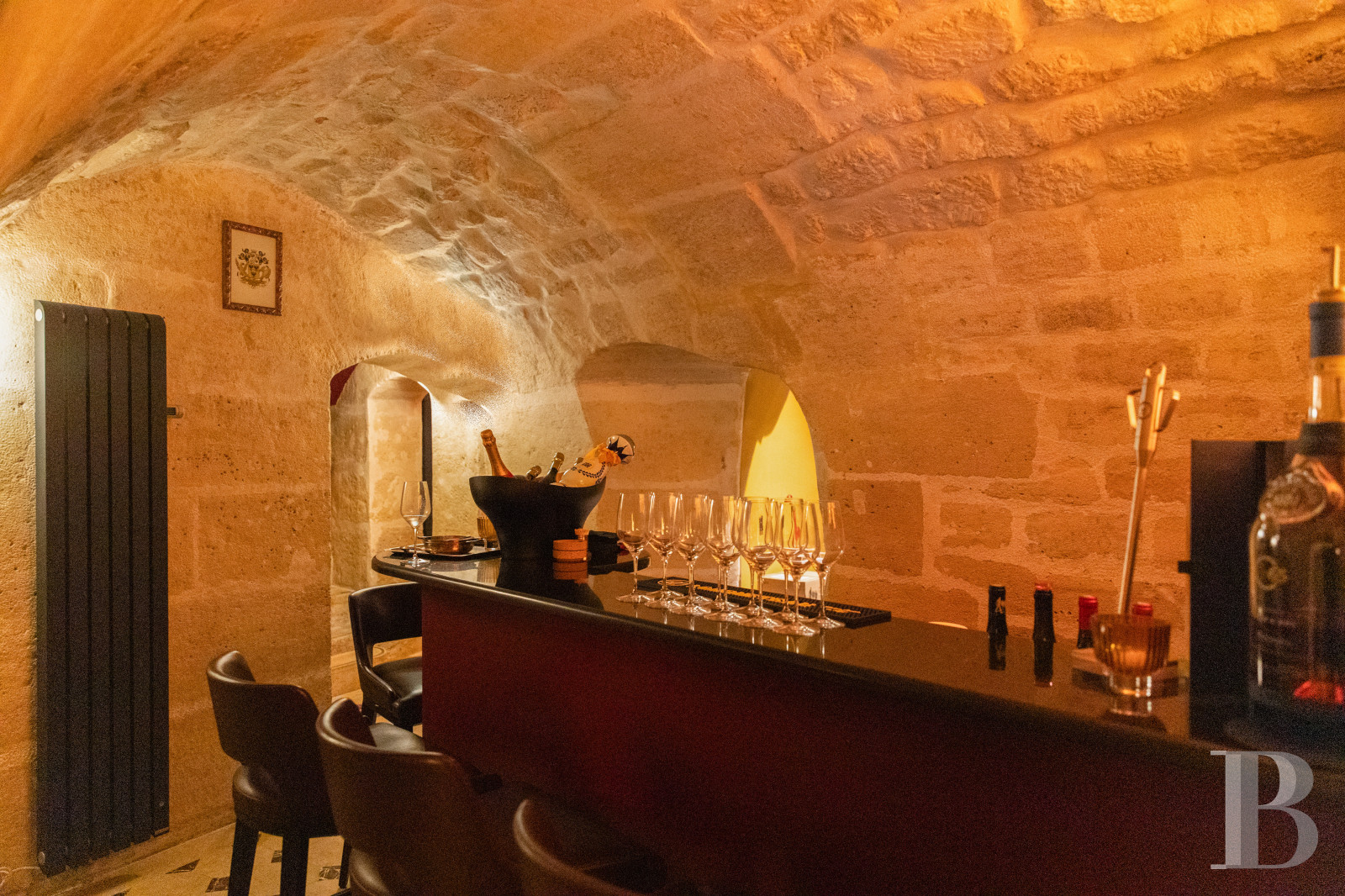 À Paris, dans le Quartier latin,  un ensemble de caves dans un immeuble du 17e siècle aménagées en lieu de réception - photo  n°13